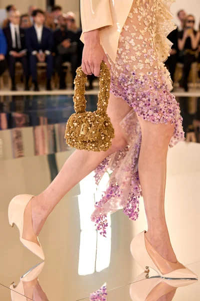 Look 77